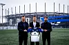 Sportdirektor Claus Costa und NLZ-Chef Christoph Rohmer präsentieren HSV-Zugang Andrej Vasiljevic