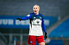 HSV-Frauen-Spielerin Paulina Bartz gibt Anweisungen