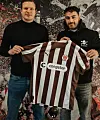 St. Pauli-Neuzugang Nikky Goguadze bei seiner Vorstellung