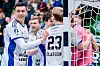 HSV Hamburg bejubelt den Sieg bei GWD Minden