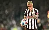 St. Pauli-Verteidiger Louis Oppie wirkt frustriert