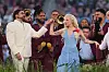 Latino-Star „Bad Bunny“ (l.) bestritt auf Einladung der NFL die Halbzeitshow des Super Bowl - u.a. mit Künstlern wie Lady Gaga.