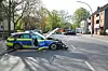 Bei dem Unfall in Hamburg-Eidelstedt wurden zwei Polizisten verletzt.
