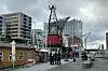 Am Sandtorkai hat ein Passant am Dienstagmittag eine Wasserleiche in der Elbe entdeckt.