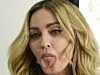 Ätsch! Madonna ist es nach eigenen Worten schnuppe, was andere über sie denken.