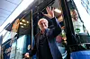 Rudi Völler steigt aus dem Mannschaftsbus