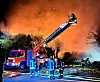 Mehr als 200 Feuerwehrleute waren in Dollern bei Hamburg im Einsatz.