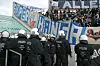 Immer eine heikle Nummer: Zwischen St. Paulis Fans und den Rostockern (hier im Bild) kracht es regelmäßig.