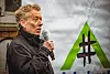 Rechtsanwalt Marc Meyer von „Mieter helfen Mietern“ – hier bei einem Protest gegen Leerstand in der Detlev-Bremer-Straße (St. Pauli).