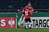 Maximilian Beier (M.) lässt sich für sein 1:0 feiern.