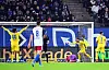 Fabio Kaufmann (Eintracht Braunschweig) erzielt vermeintliches Tor zum 2:2 beim HSV