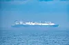 Das LNG Spezialschiff „Neptune“ im Mai 2024 vor der Küste der Insel Rügen.