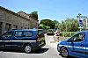 Polizisten in Frankreich sichern Tatort