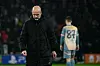 Pep Guardiola schaut nach unten