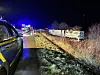 Ein Bus eines Reiseunternehmens aus Polen liegt nach einem Unfall auf der A2 bei Bornstedt auf dem Dach.