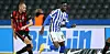Jordan Torunarigha (r.), hier im Zweikampf mit Frankfurts Bas Dost, ist positiv auf Covid 19 getestet worden.