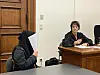 Die Angeklagte und ihre Anwältin vor Gericht