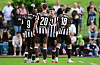 St. Pauli jubelt über ein Tor im Testspiel