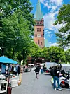 Der Turmwegflohmarkt vor der Johanniskirche in Rotherbaum