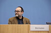 Wenzel Michalski von Human Rights Watch bei einer Pressekonferenz