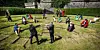Auch draußen lässt sich’s herrlich improvisieren. Das Ensemble im Altonaer Volkspark.
