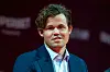 Magnus Carlsen lächelt