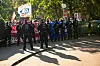 Anti-AfD-Demonstranten protestieren am Bürgerhaus Henstedt-Ulzburg, wo die schleswig-holsteinische AfD am Samstag ihren Landesparteitag abhält.