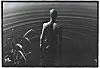 Fotografie eines Mannes beim Baden in einem Fluss