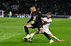Kylian Mbappé im Zweikampf