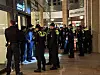 Jugendgewalt in Hamburg: Eine Schlägerei am Ballindamm vor der Europa-Passage hat am Abend des 10. April 2023 einen Großeinsatz von Polizei und Rettungsdienst ausgelöst.