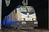 Die Scheibe vom Führerhaus eines metronom-Zuges ist völlig zerstört