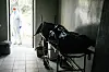 Im ukrainischen Saporischschja wurde in diesem Krankenhaus eine provisorische Leichenhalle eingerichtet – die ursprüngliche war längst voll mit Covid-Toten.