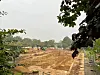 Die Bauarbeiten auf dem ehemaligen Sportplatz sind im vollen Gange.