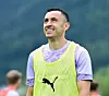 Manolis Saliakas lacht im Trainingslager des FC St. Pauli