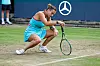 Aryna Sabalenka schaut enttäuscht auf den Boden
