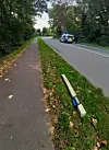 Straßenpfosten am Straßenrand