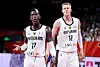 Dennis Schröder und Robin Benzing