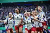 Sarah Stöckmann feiert mit ihrem Team den Ausgleich für den HSV gegen Werder