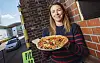 Lotte Kotte (35) steckt hinter Hamburgs geheimer Pizza-Klappe.