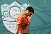 Novak Djokovic wischt sich das Gesicht mit seinem Trikot ab