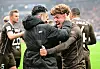Philipp Treu jubelt mit Manolis Saliakas