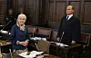Ursula Haverbeck und ihr Anwalt Wolfram Nahrath warten im Gerichtssaal des Hamburger Landgerichtes auf das Urteil.