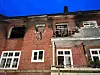 Die Familie sprang aus dem ersten Obergeschoss, um sich vor dem Feuer zu retten.