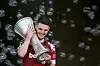 Declan Rice mit dem Conference-League-Pokal