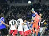 So lief das Hinspiel: HSV-Torwart Daniel Heuer Fernandes (r.) kommt vor Bielefelds Andreas Voglsammer an den Ball. Endstand: 1:1
