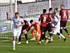 Simon Terodde (l.) bejubelt eines seiner 20 Saisontore, das 1:1 in Nürnberg.