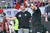 Frank Schmidt jubelt nach Heidenheims Sieg gegen den FC Bayern München