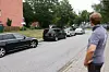 Da, wo der dunkle Volkswagen steht, parkte der Werkstatt-Chef mit dem Porsche.