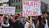 Demonstranten auf einer Veranstaltung von „Muslim Interaktiv“.