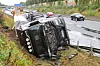 Der Lkw kippte auf der A7 bei Quickborn um.